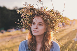 girl in wreath