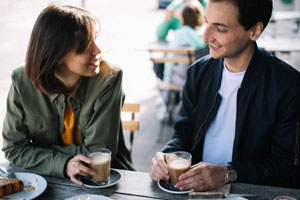 couple on date drinking coffee