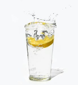 water with lemon